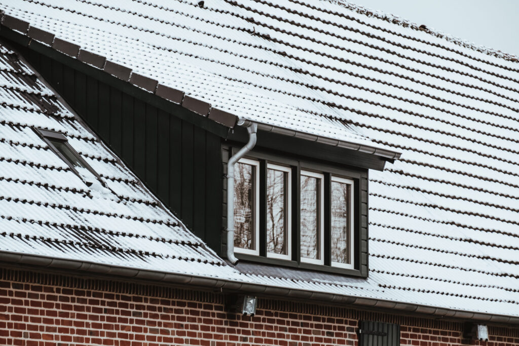 roof of a house covered by snow in winter 2023 05 25 22 26 45 utc scaled